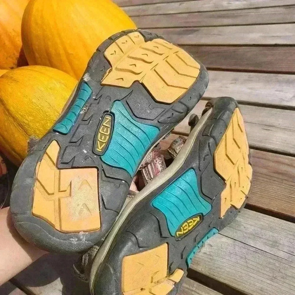 Keen Sandals 6Y‎ - Picture 4 of 5